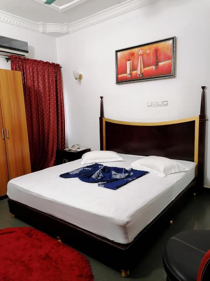 Hotel Residence Jeanne D'Arc Cotonou Kültér fotó