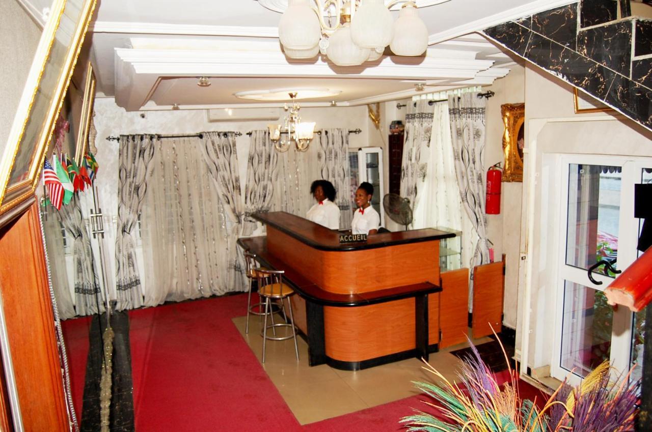 Hotel Residence Jeanne D'Arc Cotonou Kültér fotó