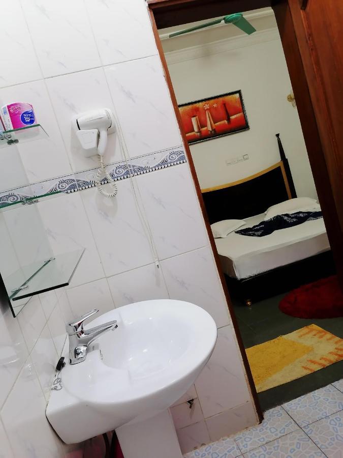 Hotel Residence Jeanne D'Arc Cotonou Kültér fotó