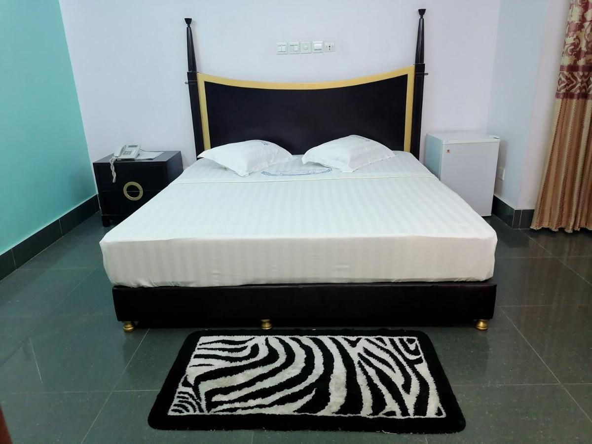 Hotel Residence Jeanne D'Arc Cotonou Kültér fotó