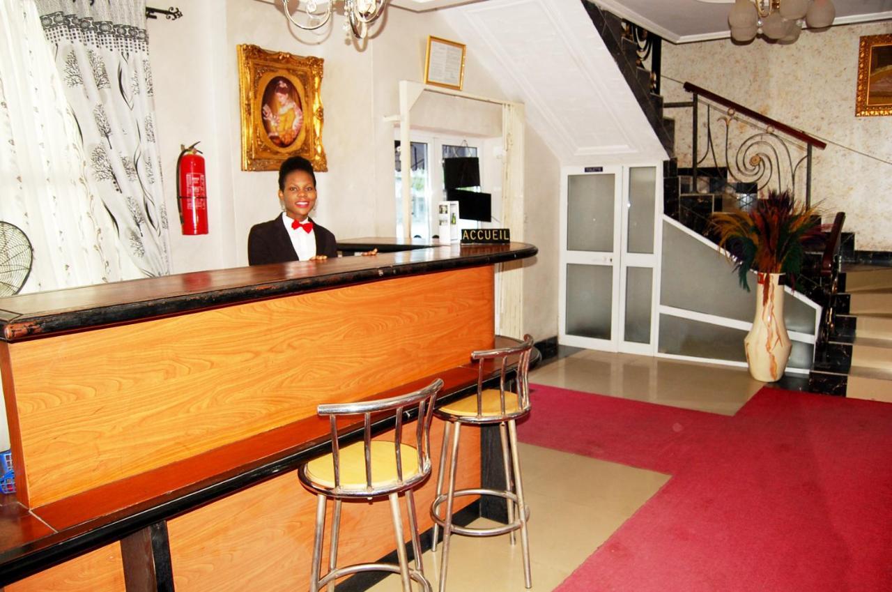 Hotel Residence Jeanne D'Arc Cotonou Kültér fotó